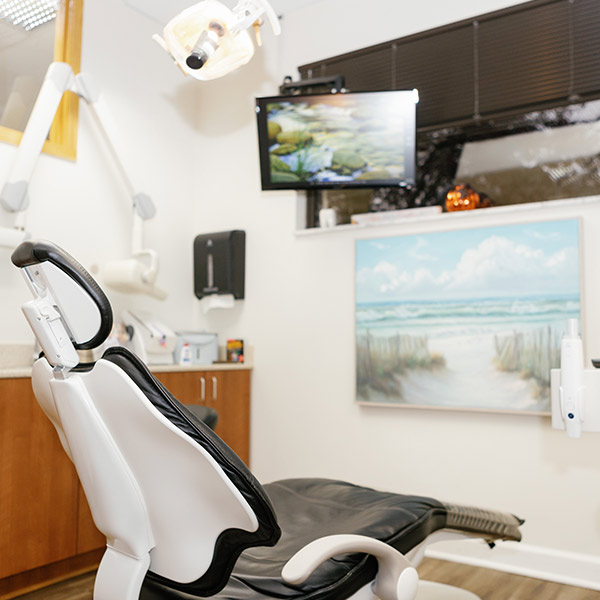 Dentist in 48116